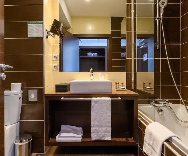 هايب فندق بيسكاروس