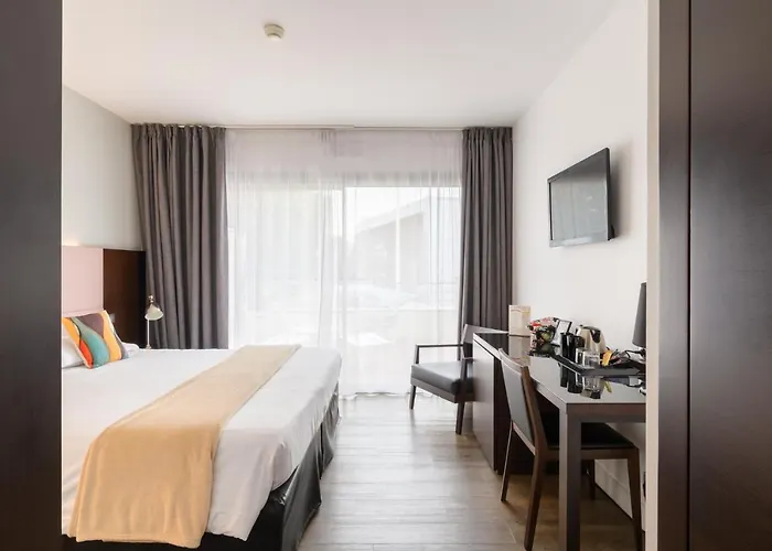 هايب فندق بيسكاروس