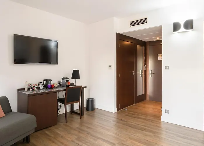 海普酒店 3* 比斯卡罗斯